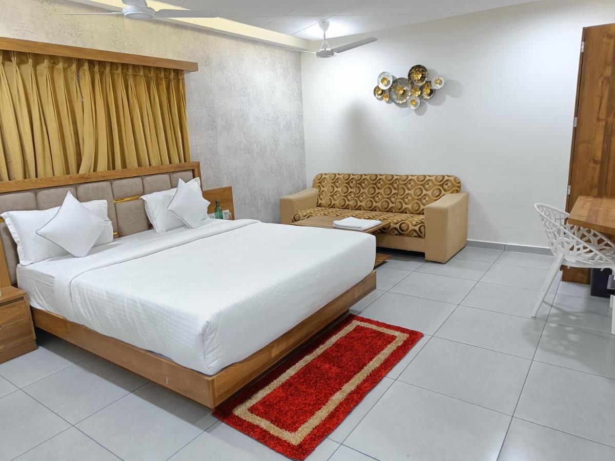 Hotel Lotus Ānand المظهر الخارجي الصورة
