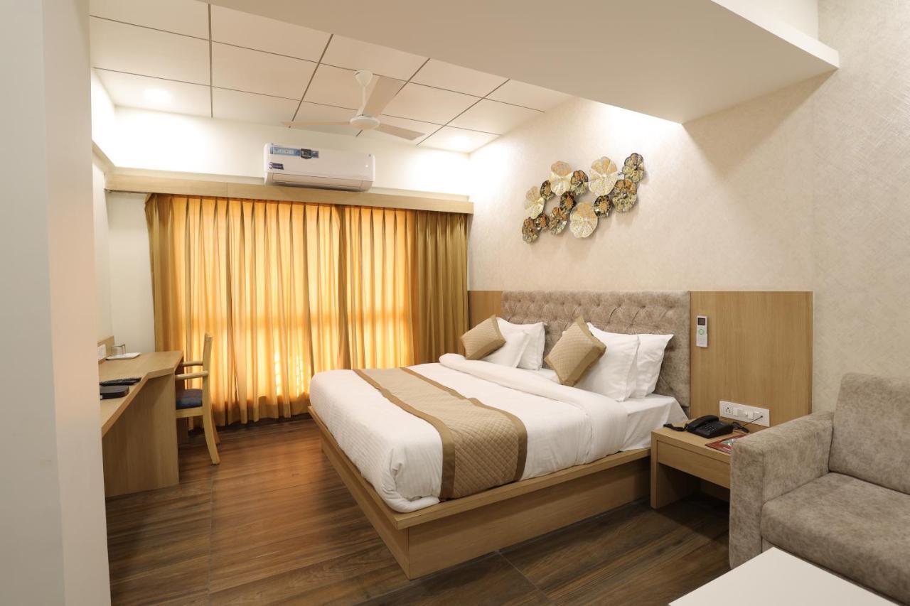 Hotel Lotus Ānand المظهر الخارجي الصورة