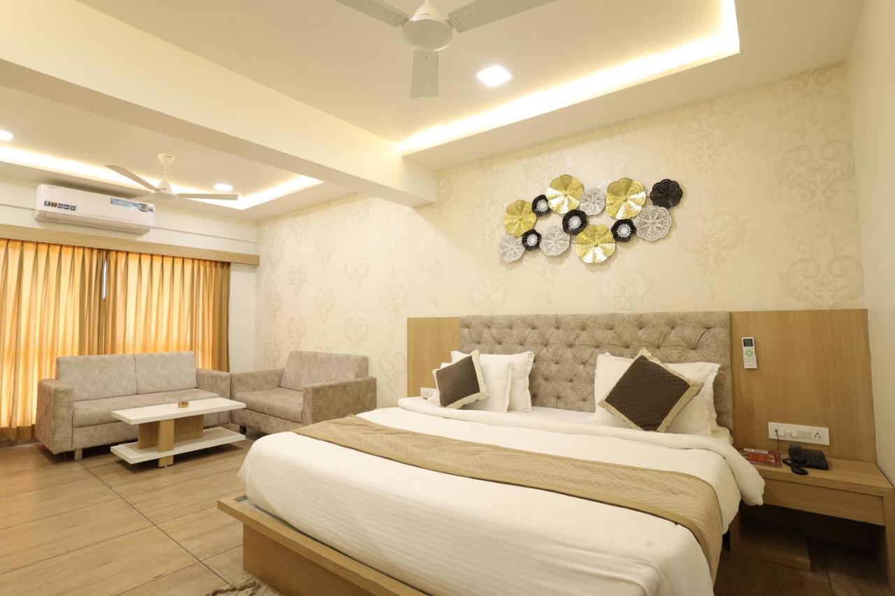 Hotel Lotus Ānand المظهر الخارجي الصورة