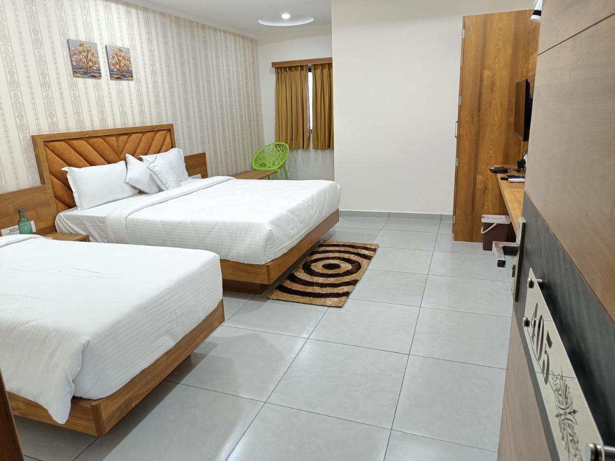 Hotel Lotus Ānand المظهر الخارجي الصورة